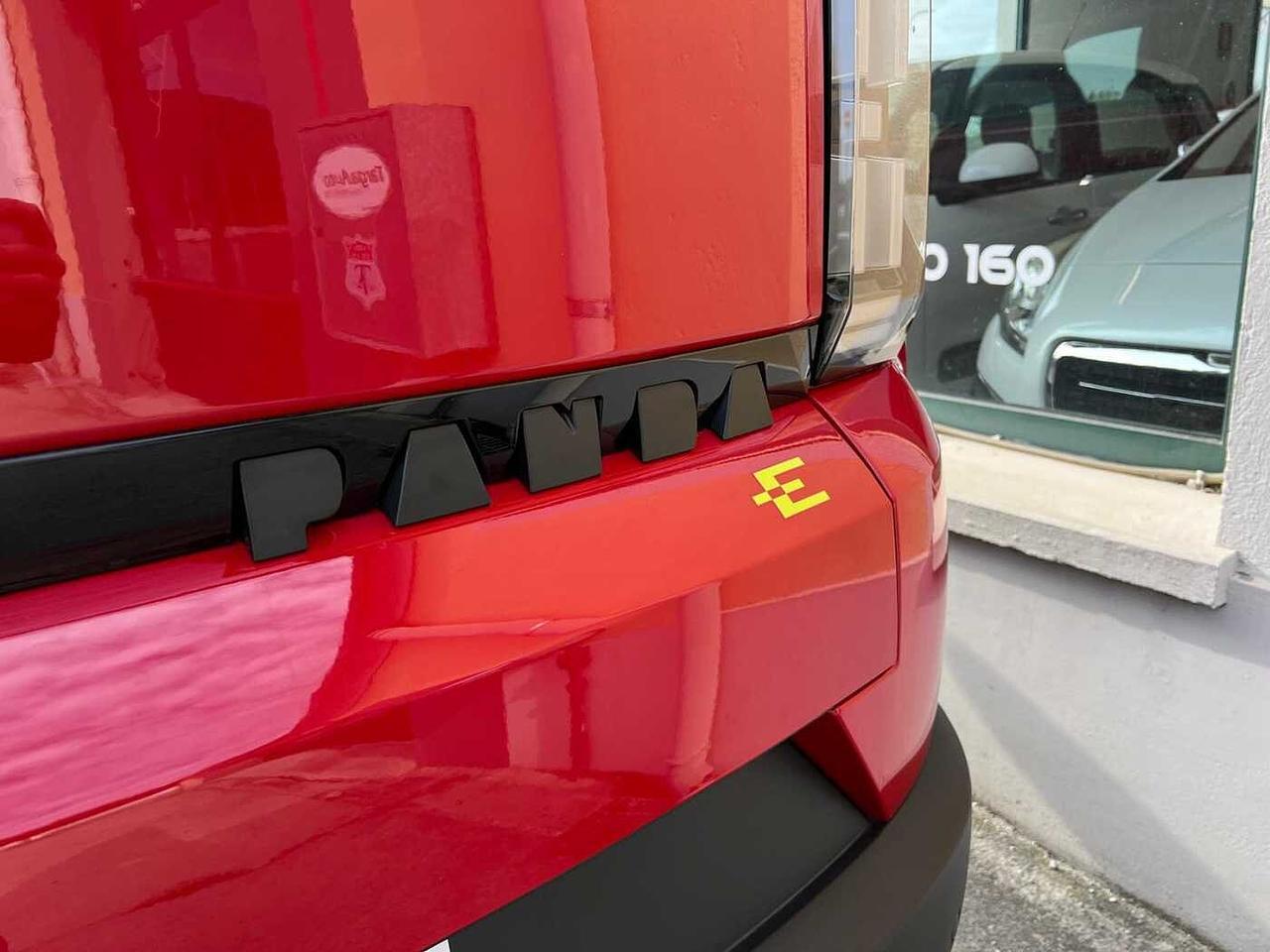 Fiat Grande Panda 44Kwh Red