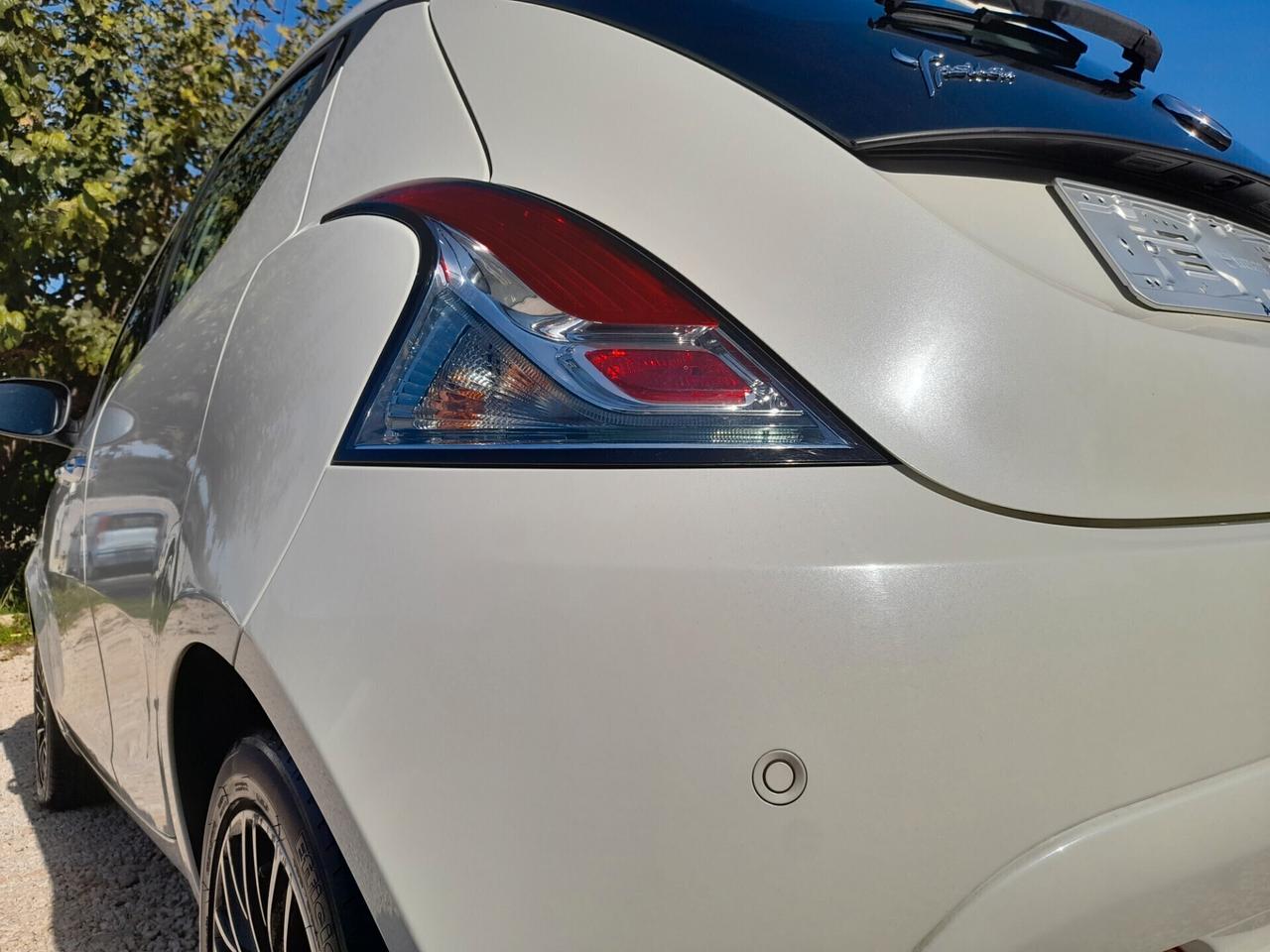 Lancia Ypsilon 1.2 69 CV Gold 2019 neopatentati ok