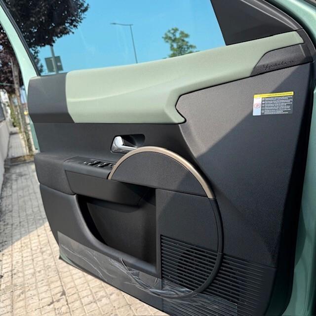 Lancia Ypsilon Hybrid e-DCT Edizione Cassina
