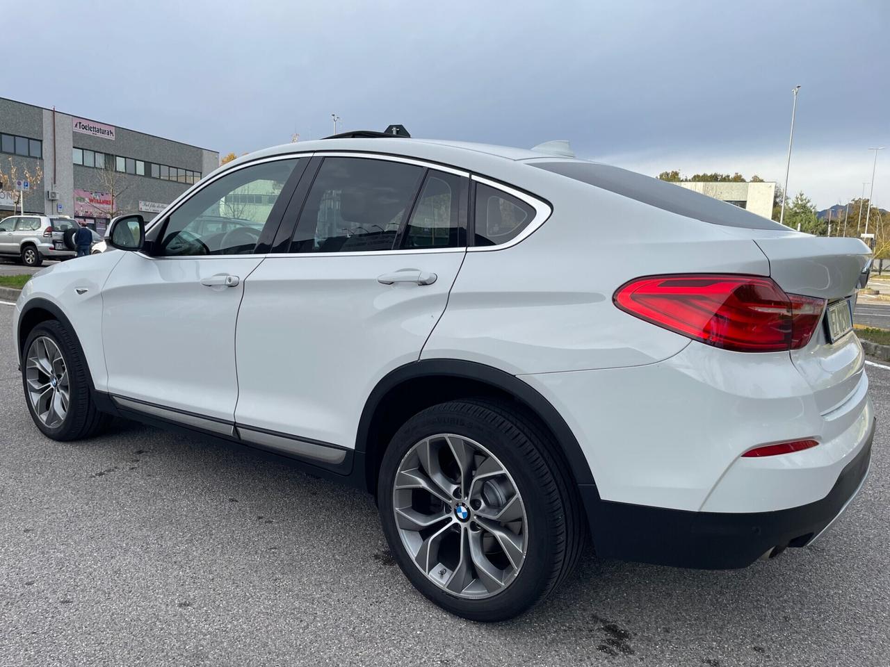 Bmw X4 xDrive20d xLine*Gancio traino*Pelle*Navi*Tetto*
