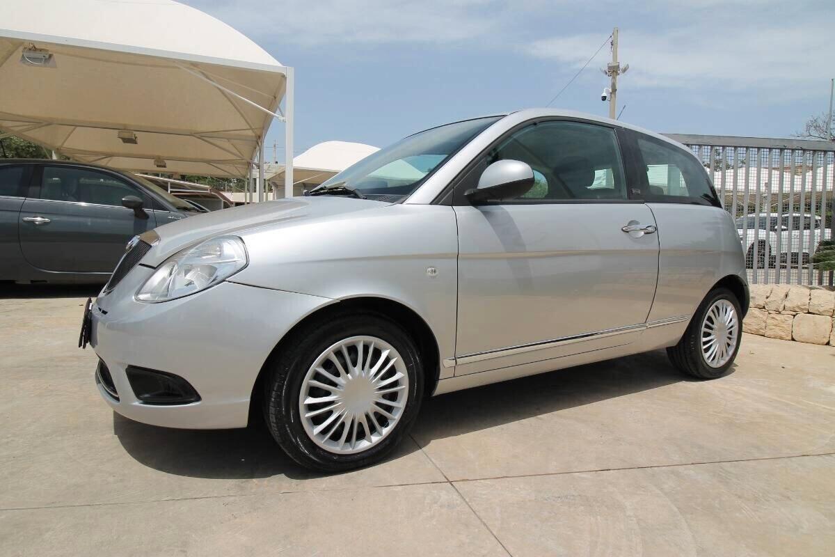 Lancia Ypsilon 1.3 MJT 75 CV New Oro|84000KM|2011