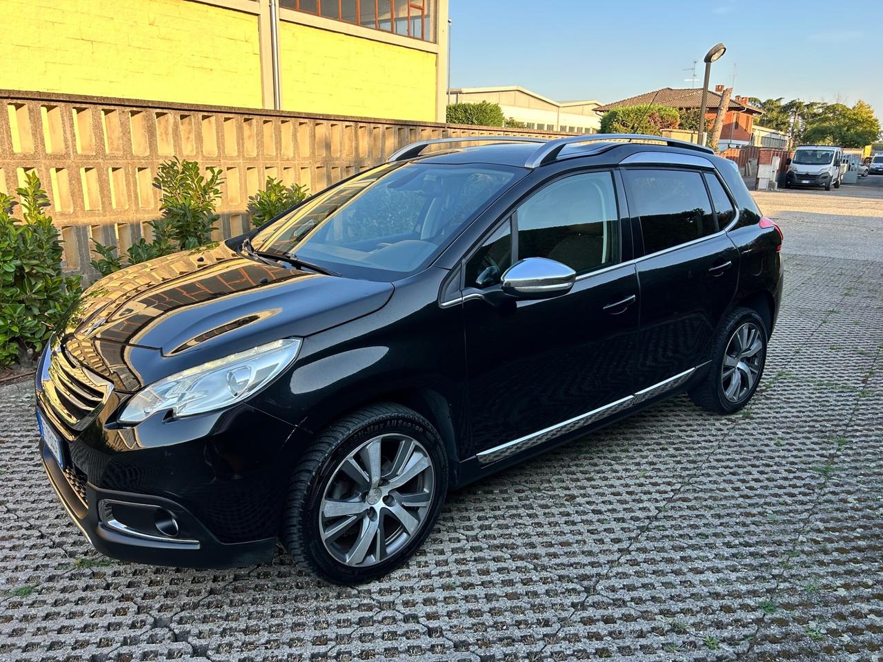 Peugeot 2008 BlueHDi 130 S&S EAT8 Allure