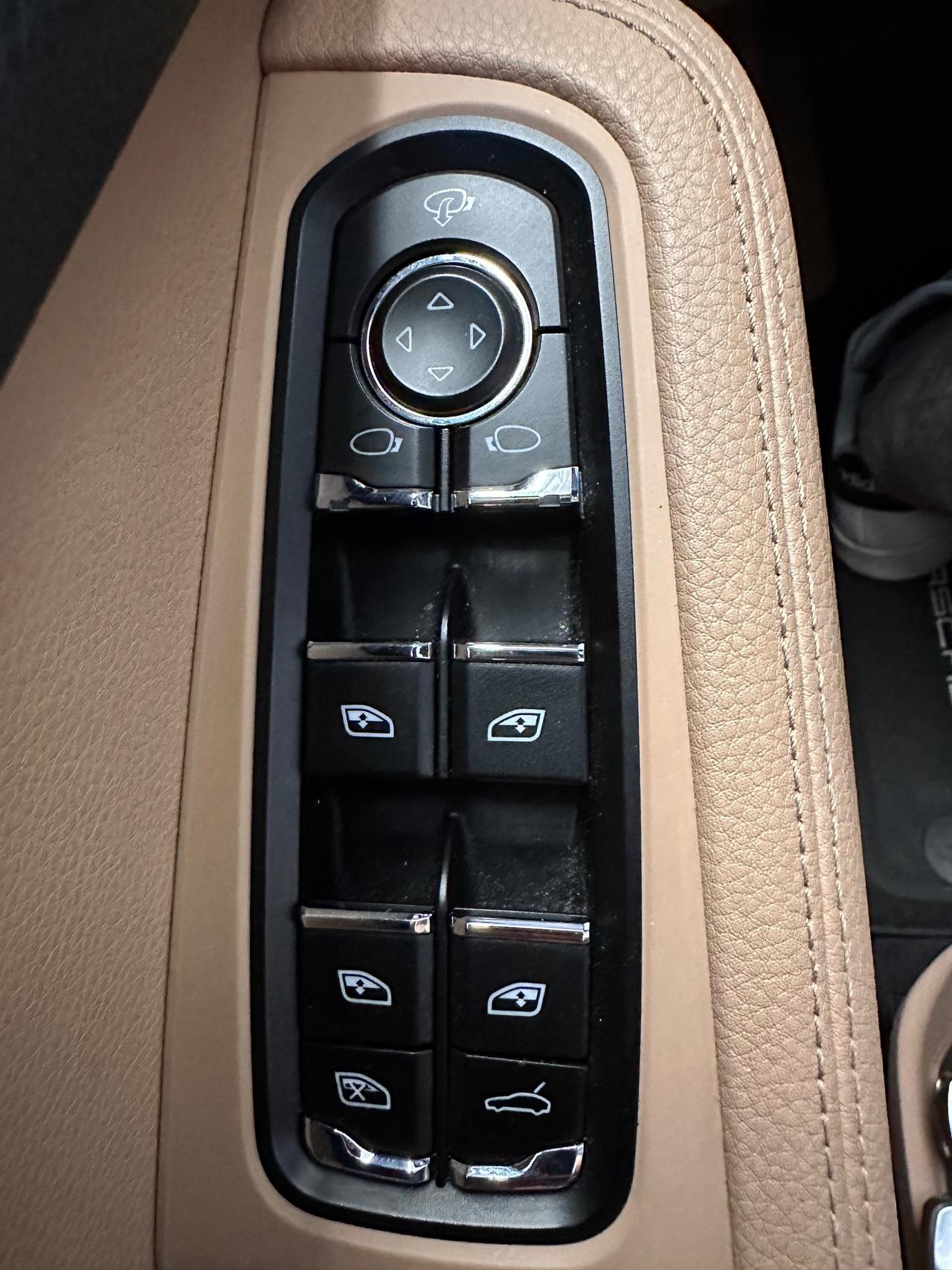 Porsche Macan 2.0 245cv pdk