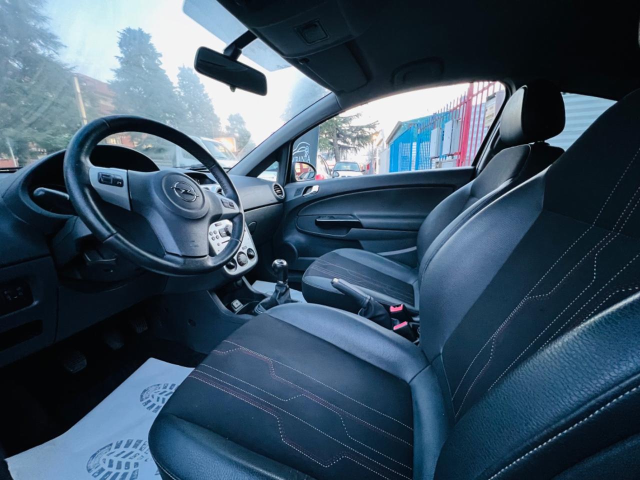 Opel Corsa 1.2 3 porte b-color