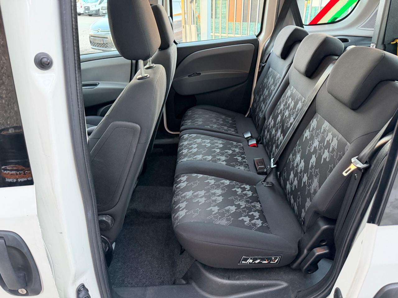 OPEL COMBO 1.6CDTI TETTO ALTO PEDANA OMOLOGATA DISABILI
