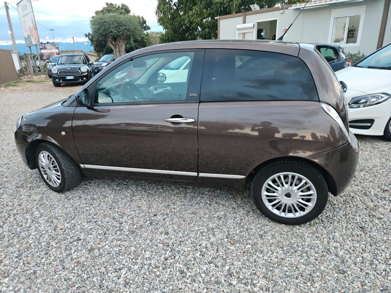 Lancia Ypsilon 1.3 MJT 75 CV Diva