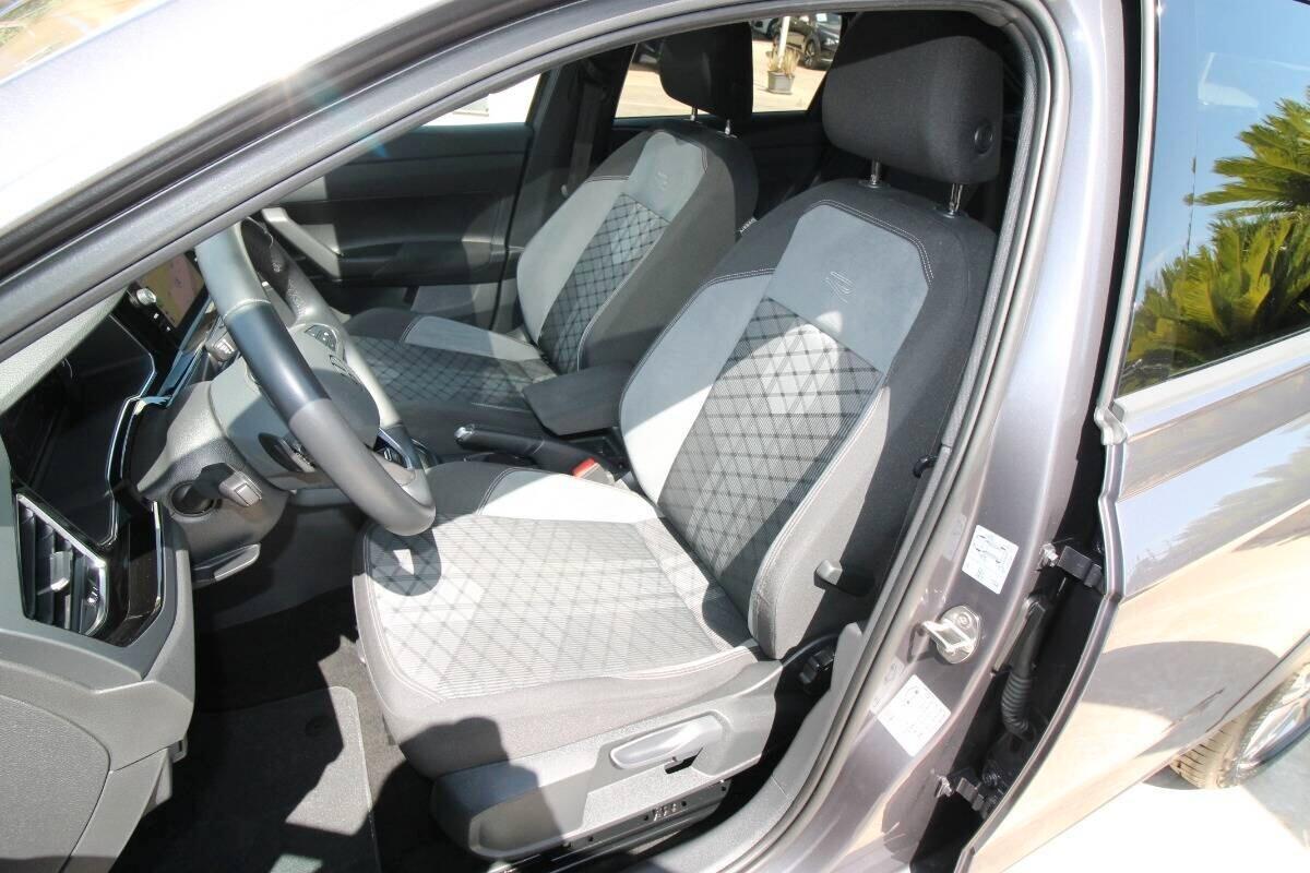 Volkswagen Taigo 1.0 TSI 110 CV DSG R-Line|2022