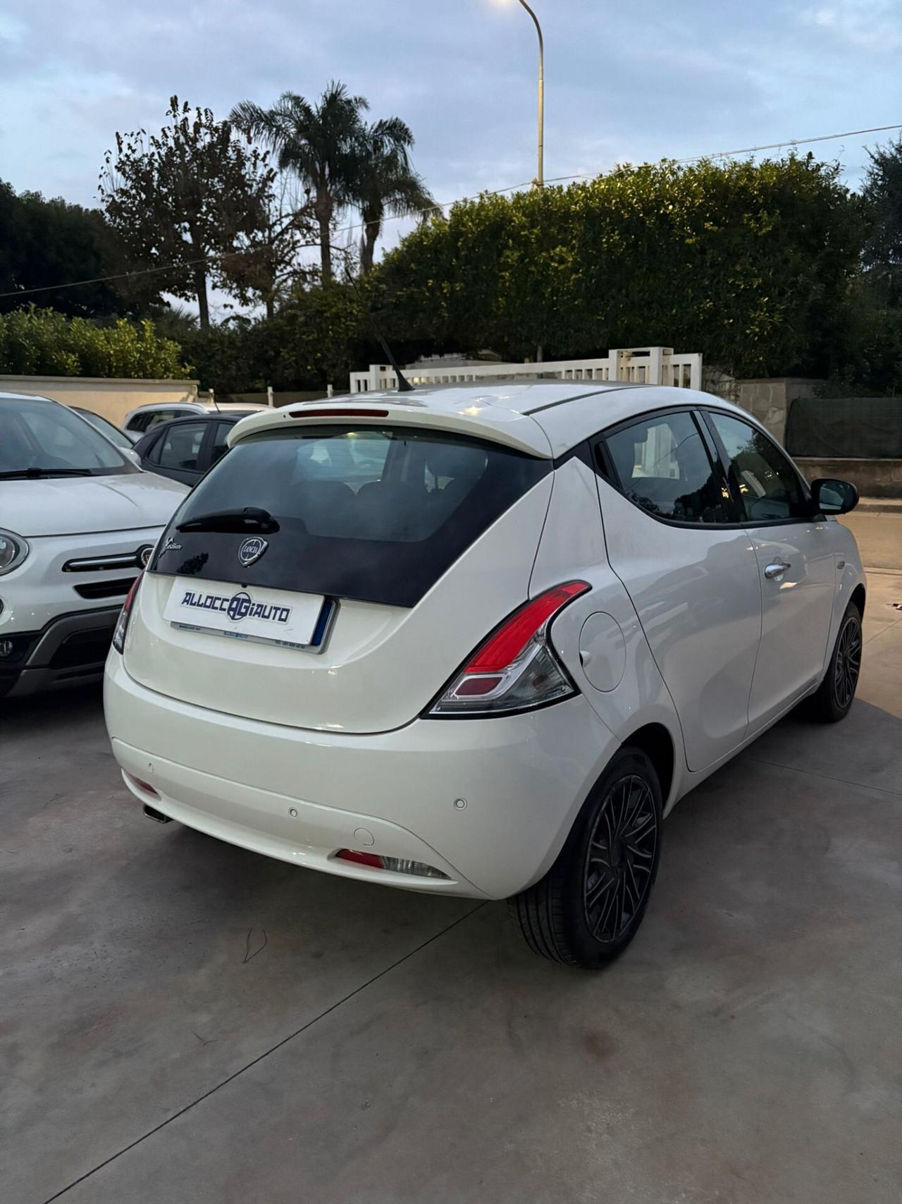 Lancia Ypsilon 1.2 69 CV 5 porte S&S Gold