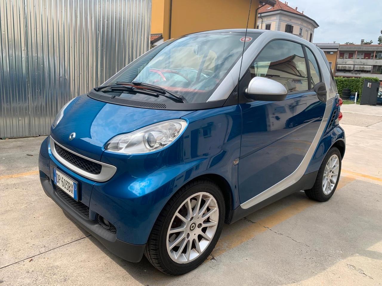 Smart ForTwo 1000 52 kW coupé LIMITED