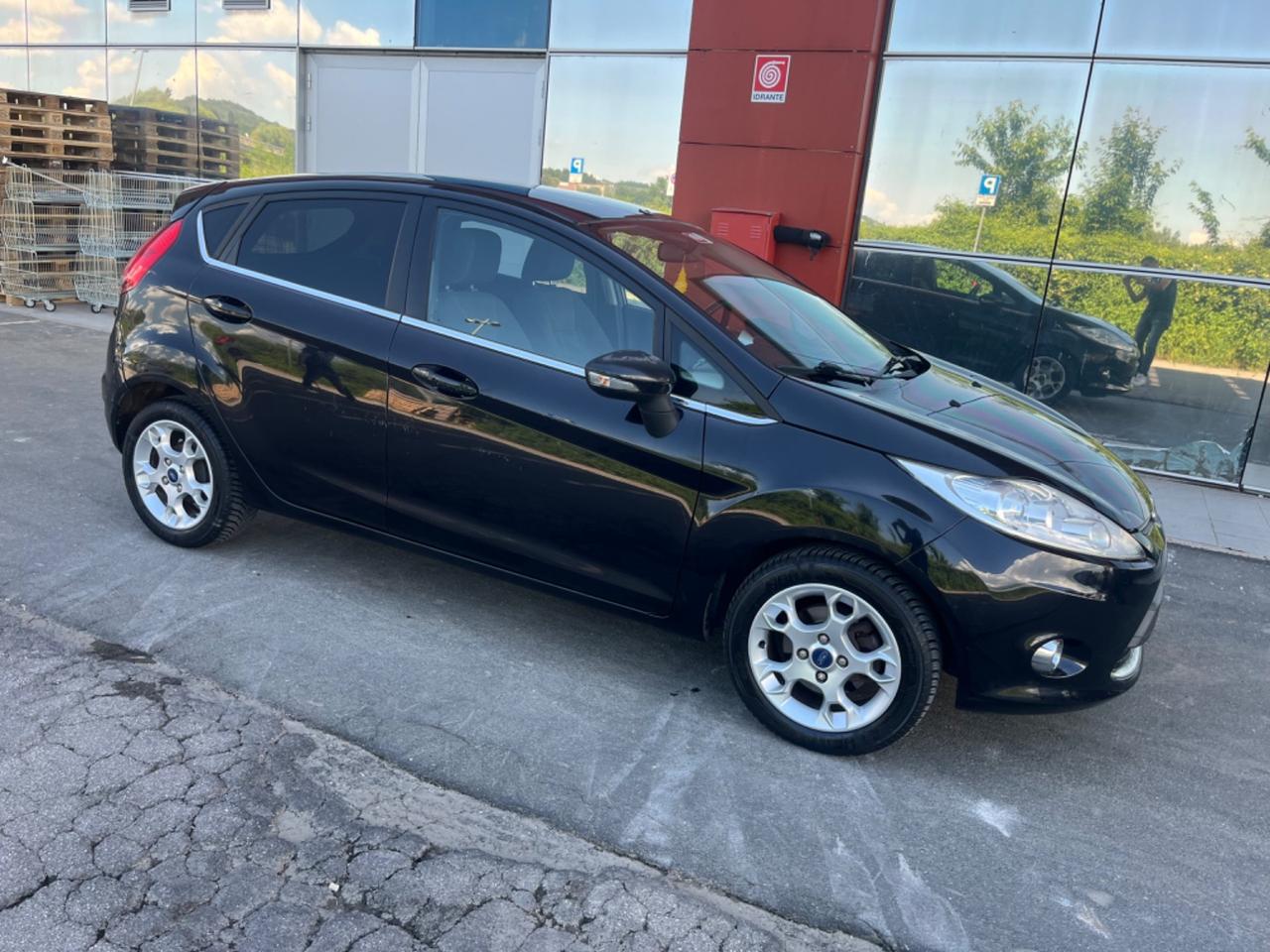 Ford Fiesta 1.4 5 porte Bz.- GPL Titanium
