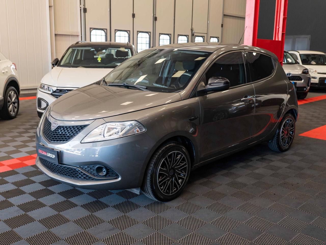 Lancia Ypsilon 1.2 69 cv GPL Gold