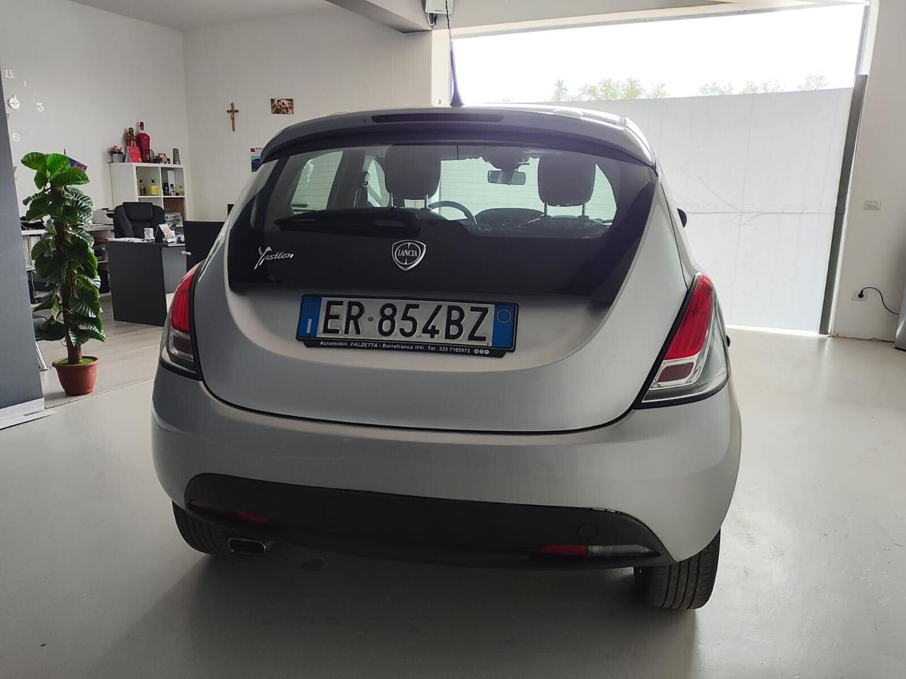 Lancia Ypsilon 1.2 69 CV 5 porte S&S Silver