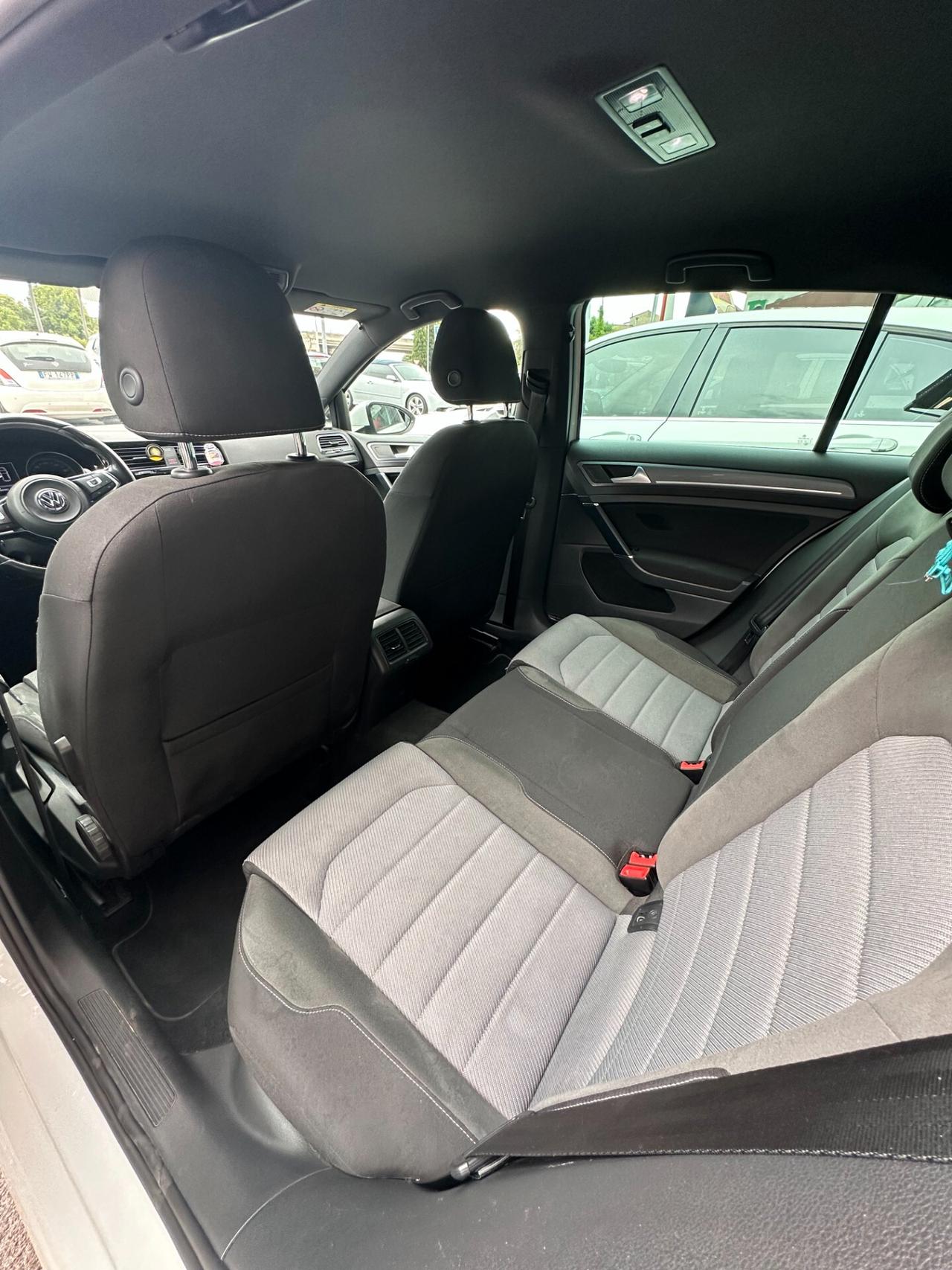 Volkswagen Golf Variant 1.4 TSI 125 CV R-Line Pack