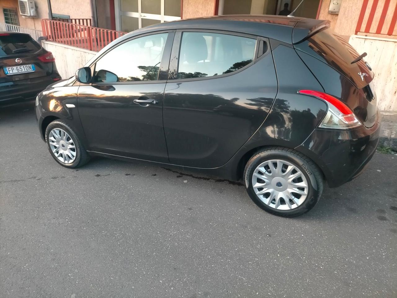 Lancia Ypsilon 1.2 69 CV 5 porte Gold