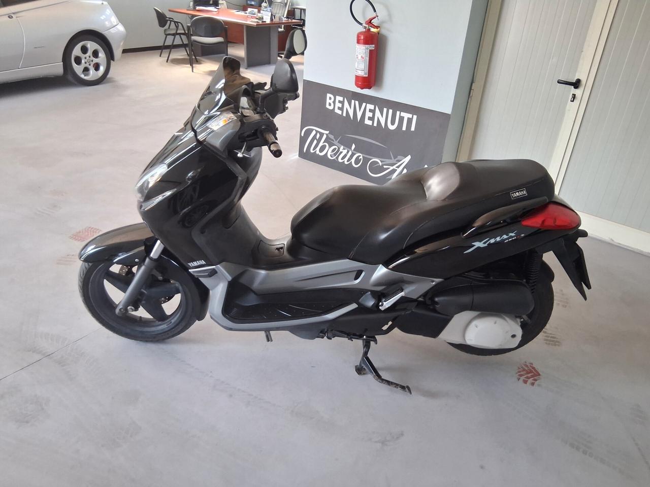 Yamaha X-Max 250