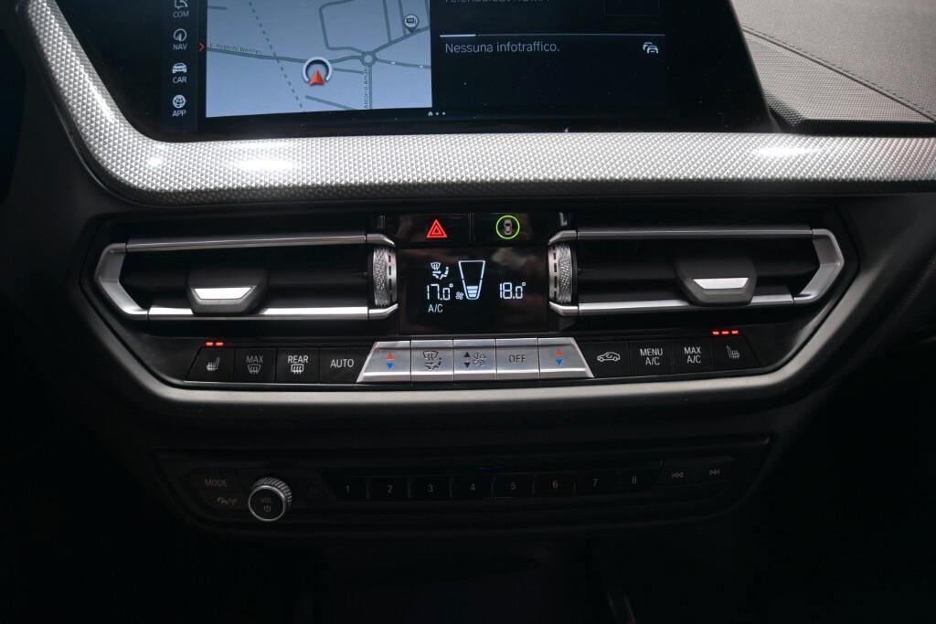 BMW 116D 115CV 6M. SPORT LINE ( FARI LED - BMW DIGITAL COCKPIT - HEAD-UP DISPLAY - TETTO PANORAMICO APR. - AMBIENT LIGHTS - SPORT INTERIOR - CRUISE - NAVI - MIRROR - PARK ASSISTANT - TELECAMERA POST. - CERCHI 17 )