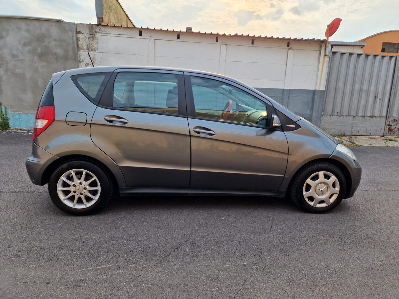 Mercedes-benz A 160 CDI BlueEFFICIENCY Elegance