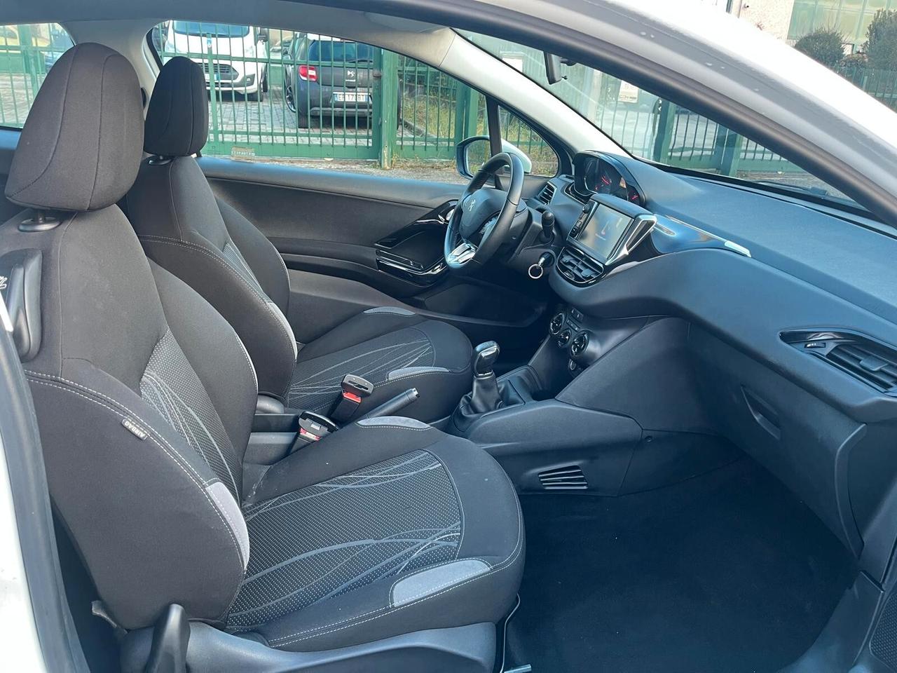 Peugeot 208 1.4 HDi 68 CV 3 porte Allure