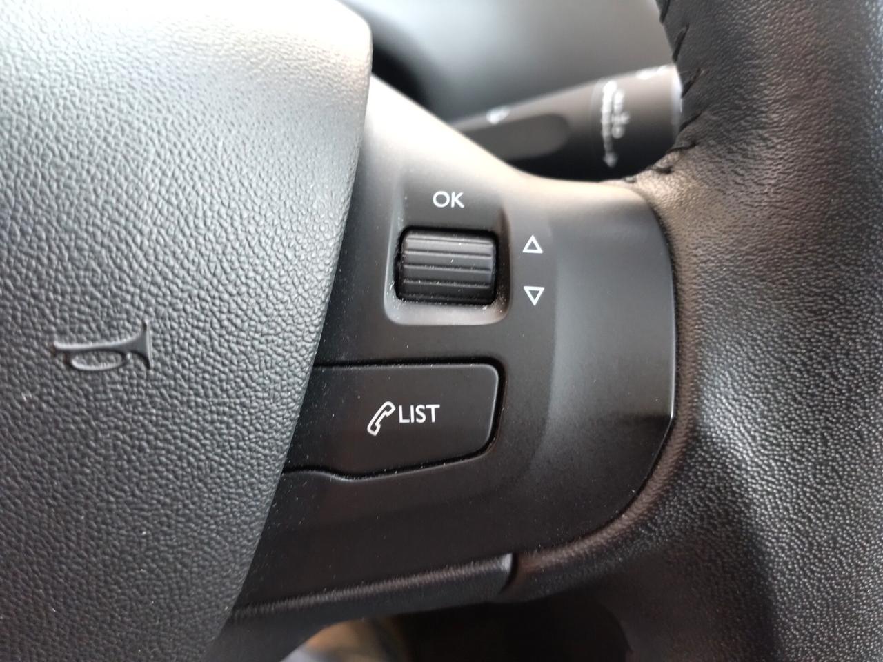 Peugeot 208 1.4 HDi 68 CV 5 porte Allure
