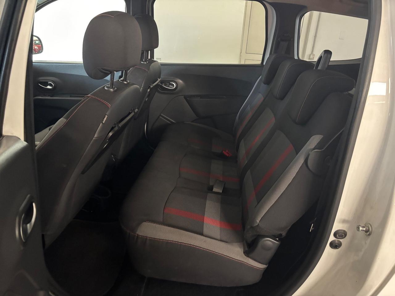 Dacia Lodgy Stepway 1.5 dci | 7 POSTI |