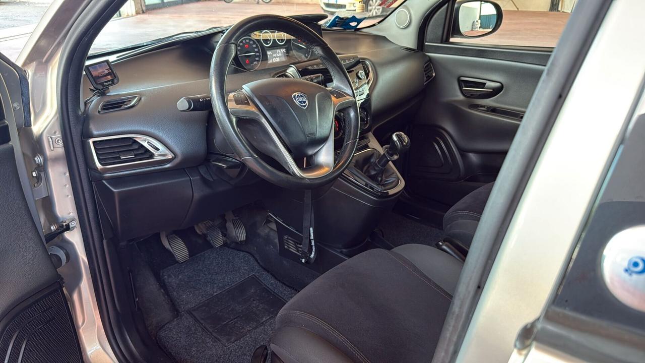 Lancia Ypsilon 1.2 69 CV 5 porte GPL Ecochic Silver