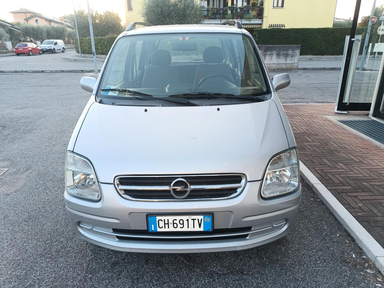 Opel Agila 1.0 12V Edition