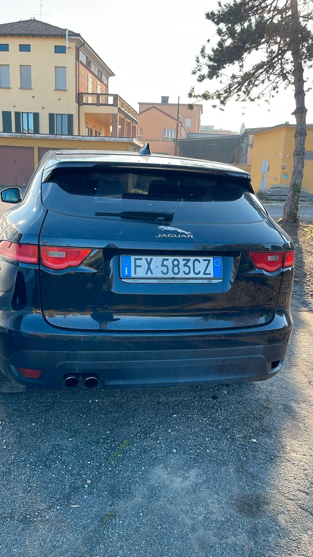 Jaguar F-Pace 2.0 D 180 CV AWD aut. Pure problemi motore