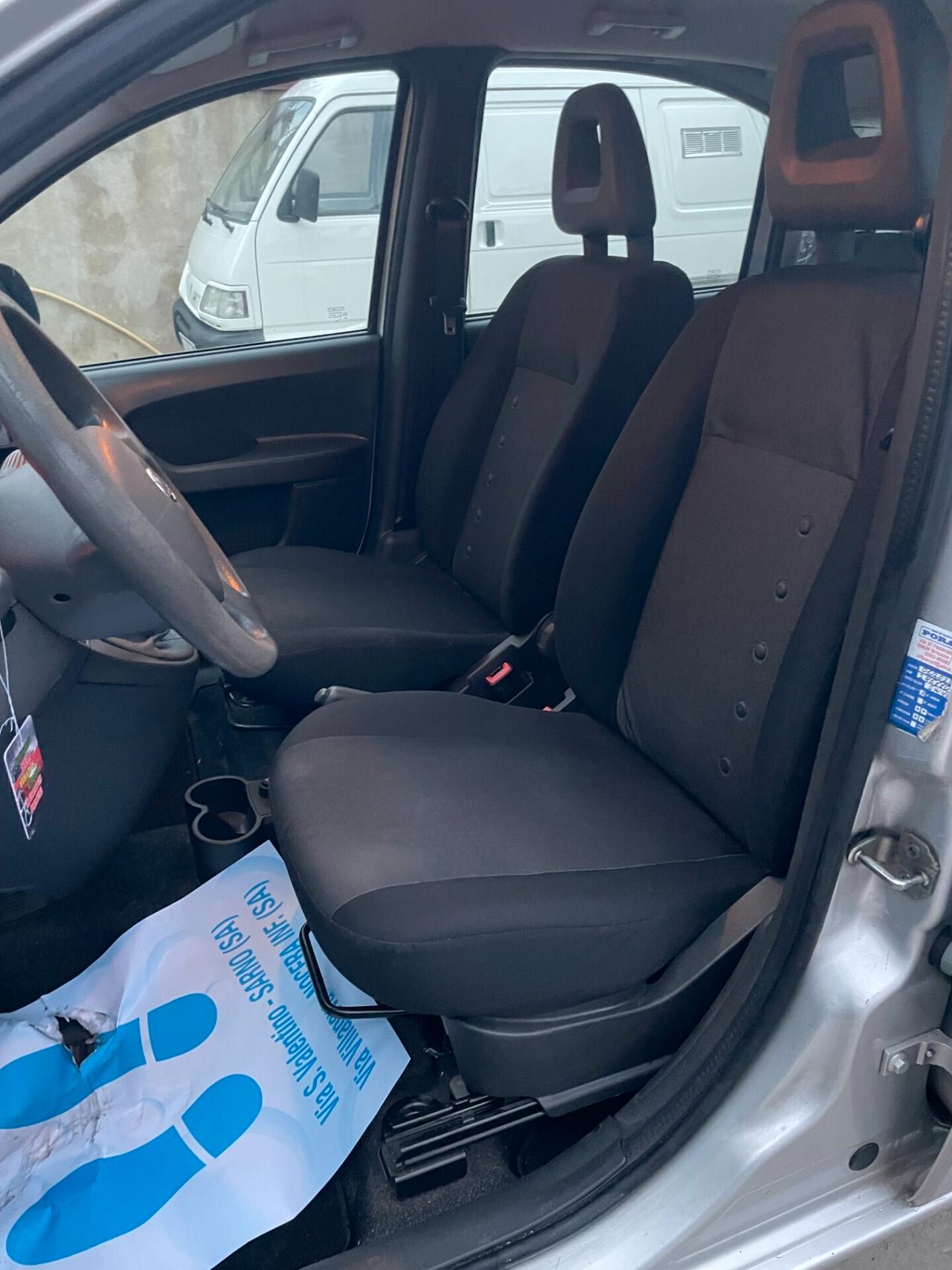 Fiat Panda 1.2 Emotion DISTRIBUZ + TAGLIANDO NEOPATENTATI