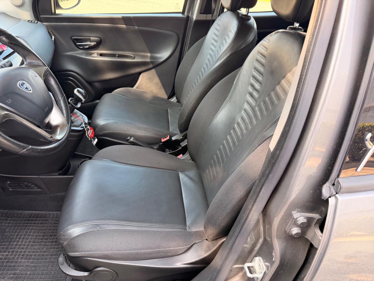 Lancia Ypsilon 1.2 69 CV 5 porte S&S Gold