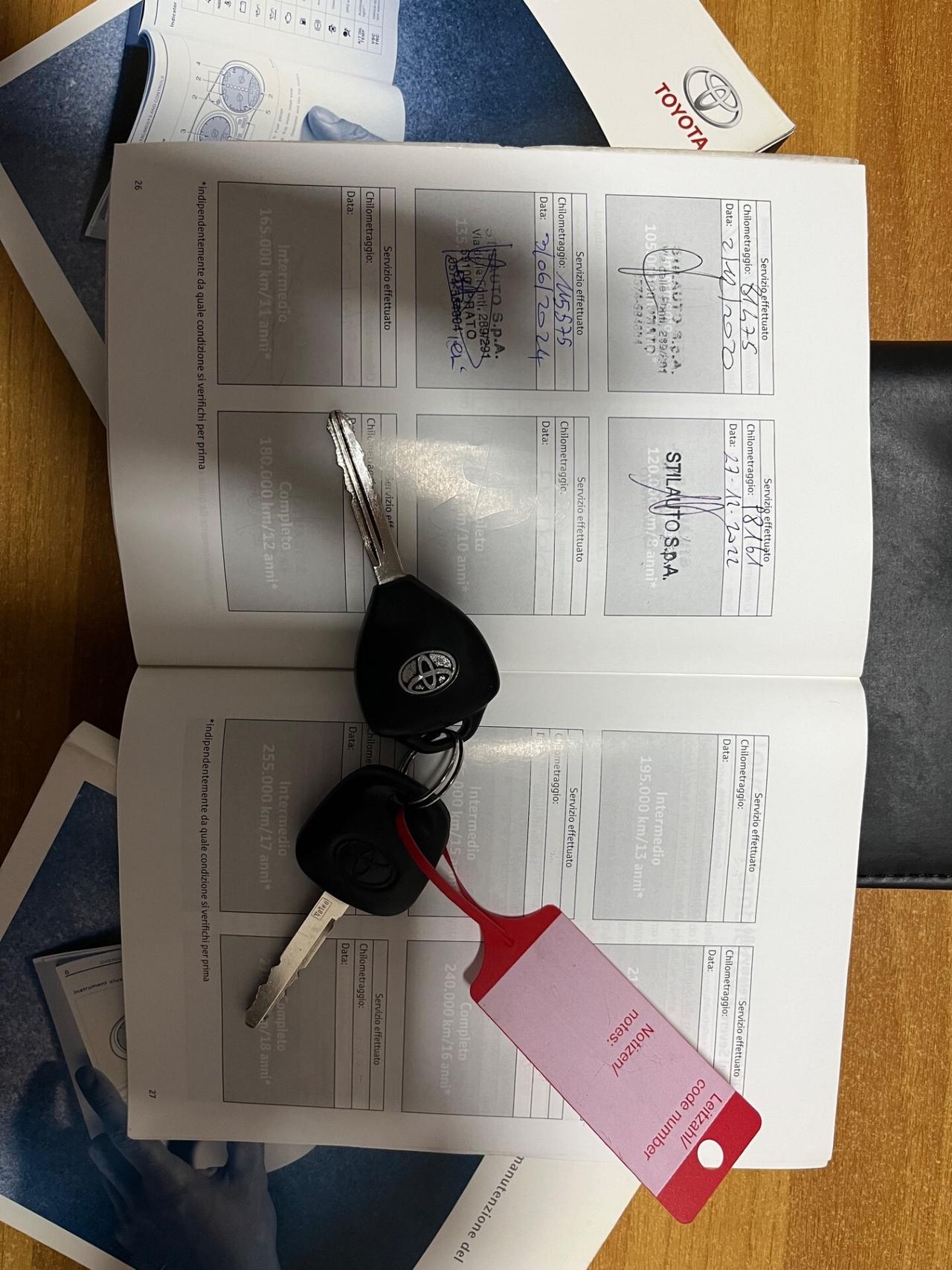 Toyota Yaris 1.0 BENZINA Lounge” tagliandi Toyota”