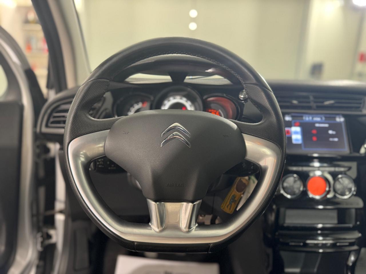 Citroen C3 Exclusive *TETTO PANORAMICO- SENSORI DI PARCHEGGIO* NEOPATENTATI