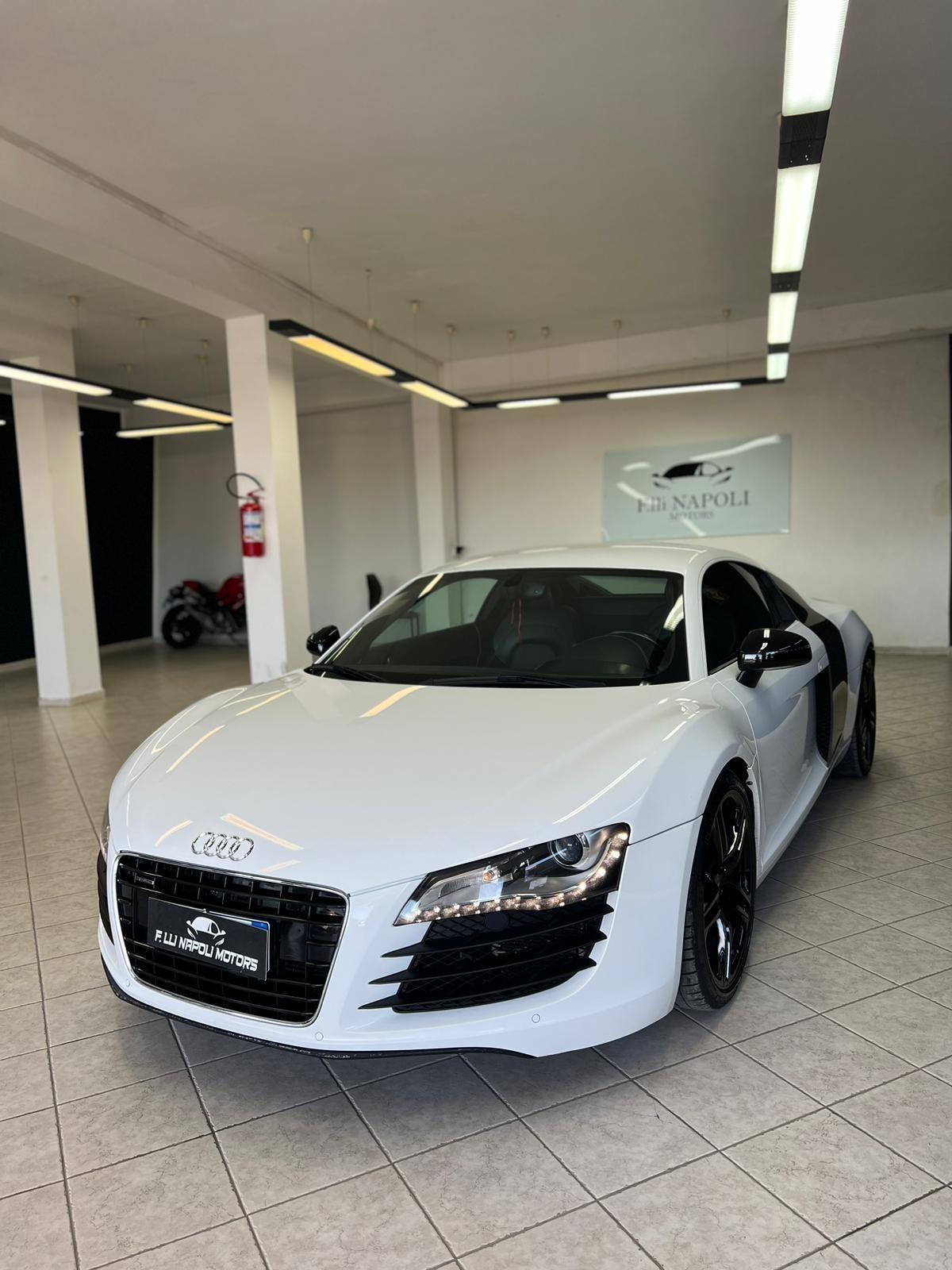 Audi R8 4.2 V8 FSI quattro R tronic