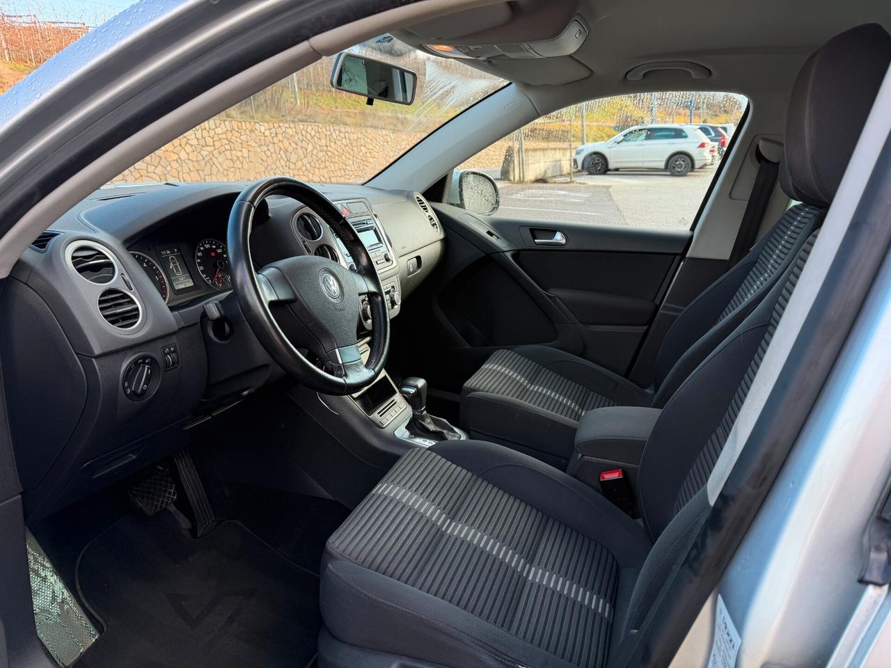 Volkswagen Tiguan 2.0 TDI DPF 4MOTION tiptronic Track & Field