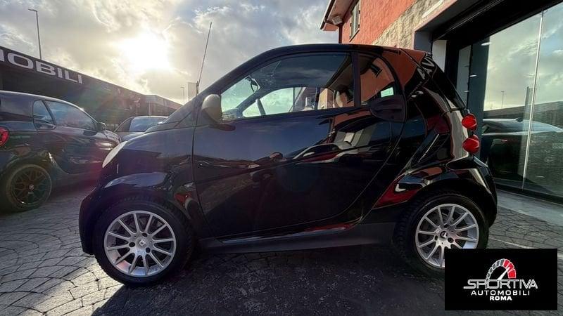 smart fortwo coupè RATA MENSILE 139,00 EURO 1.0 45kW MHD pure