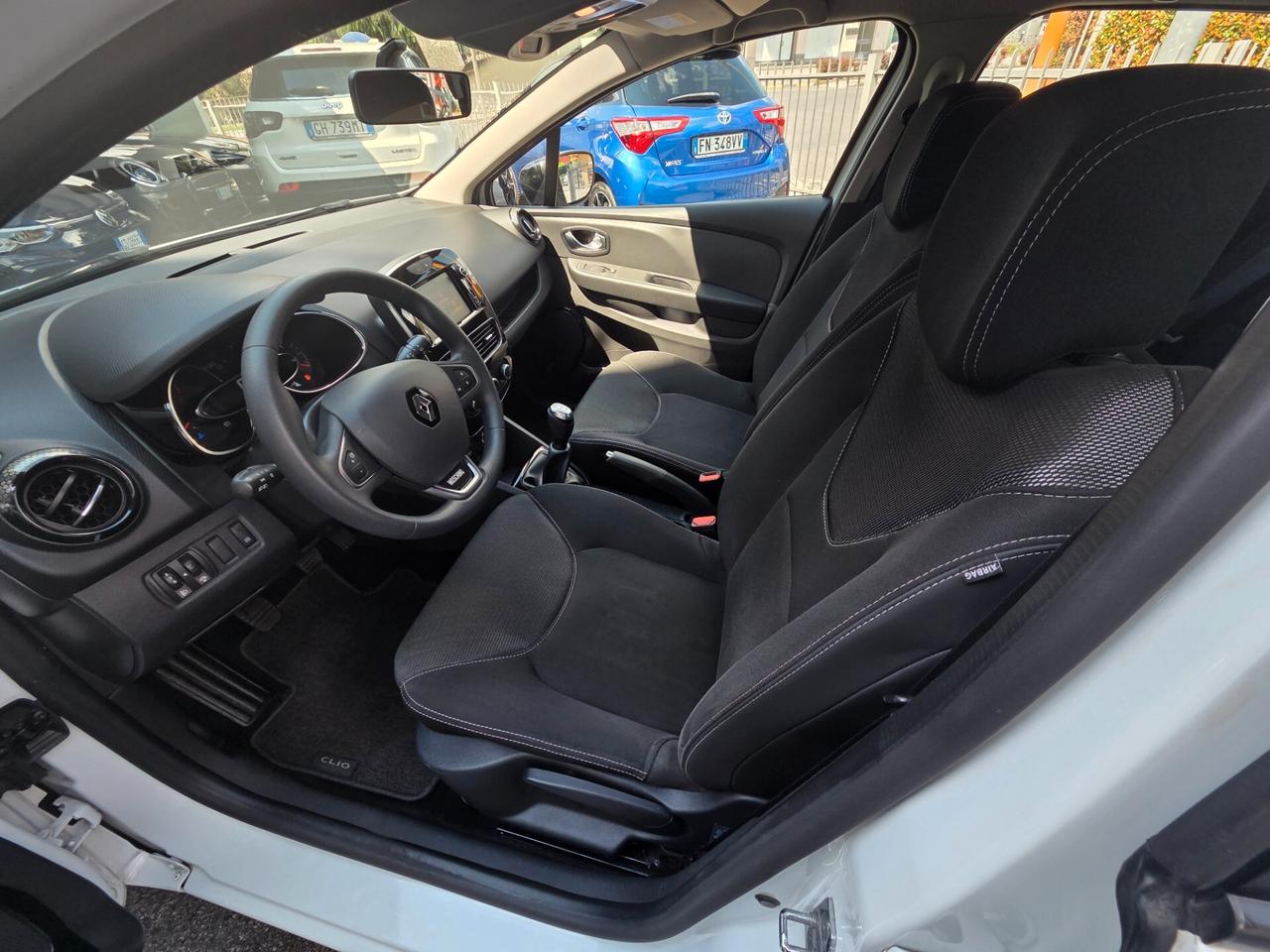 Renault Clio 0.9 TCE 75cv Moschino / UNICOPROPRIETARIO