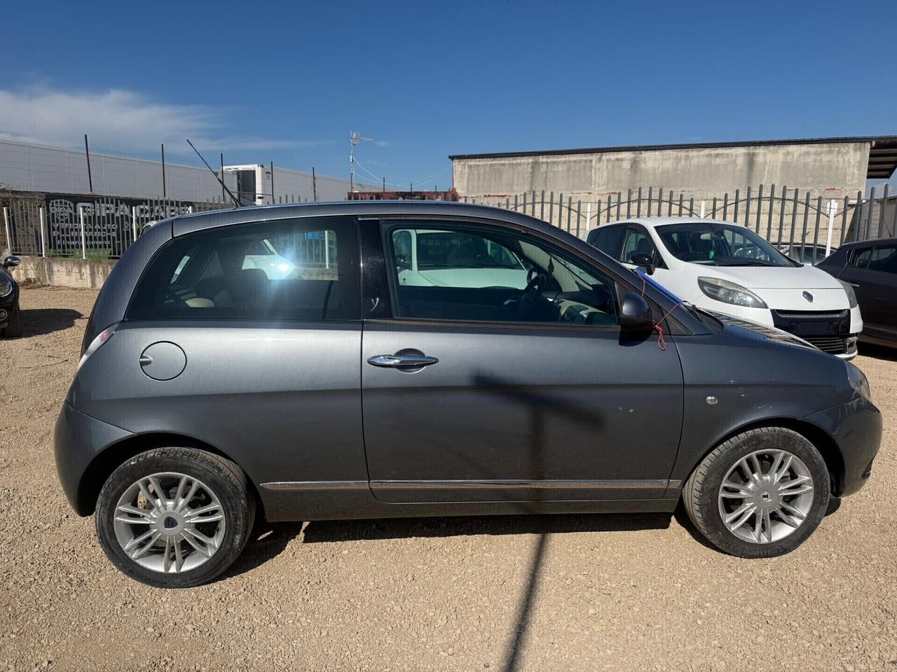 Lancia Ypsilon 1.2 69 CV Argento