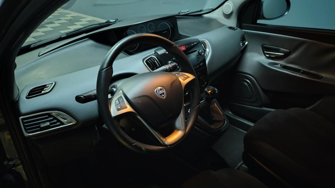 Lancia Ypsilon 1.2 69 CV 5p