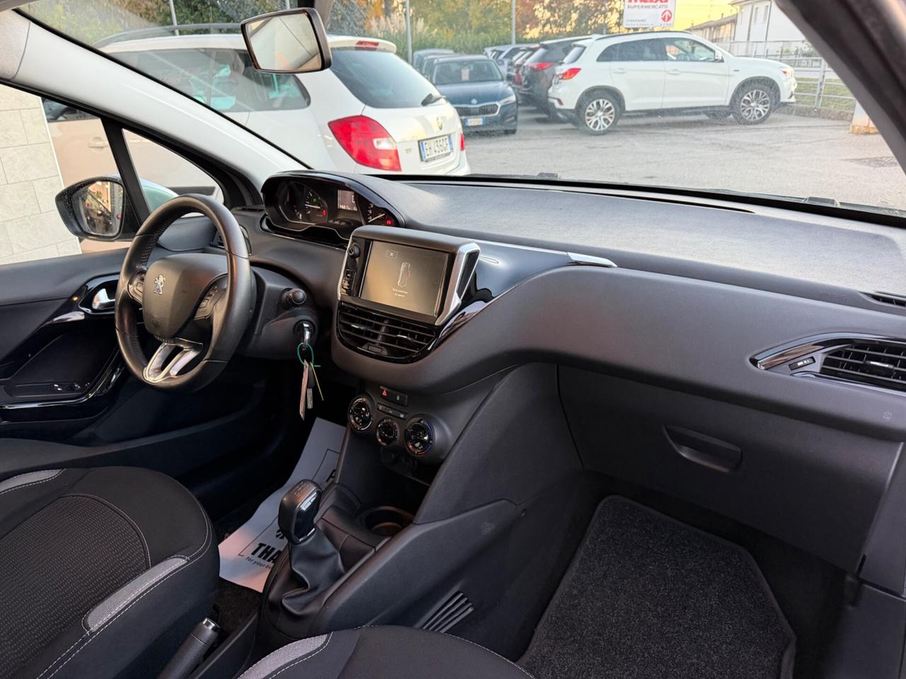 Peugeot 208 1.2 Benzina Neopatentati