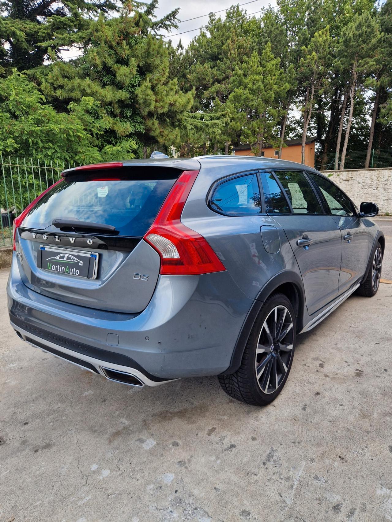 Volvo V60 Cross Country D3 Momentum