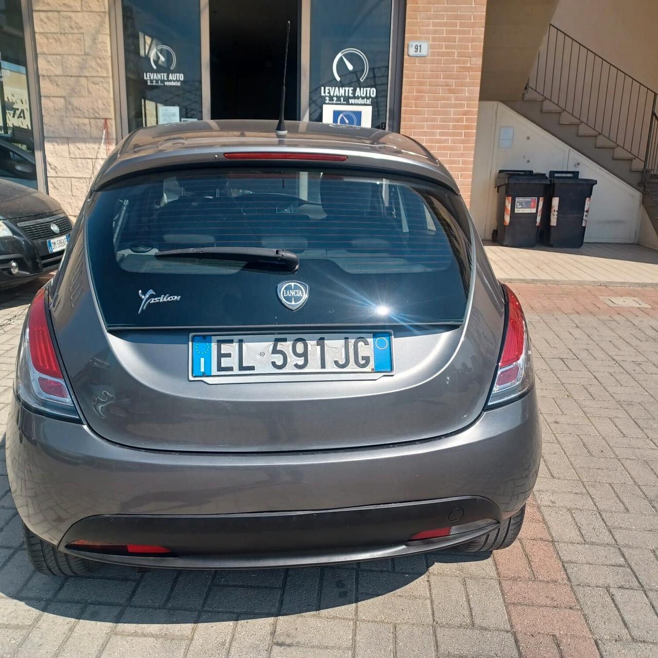 LANCIA YPSILON 1.2 FIRE NEOPATENTATI
