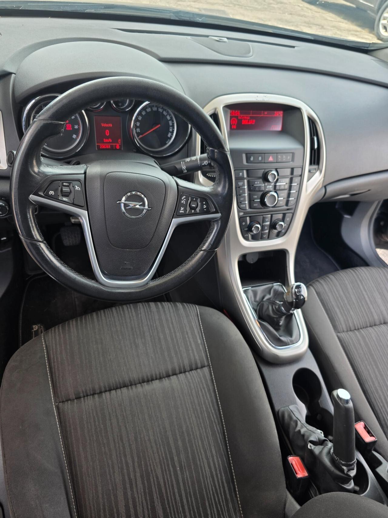 Opel Astra 1.4 100CV 5 porte GPL con 236.000km Neopatentati ok