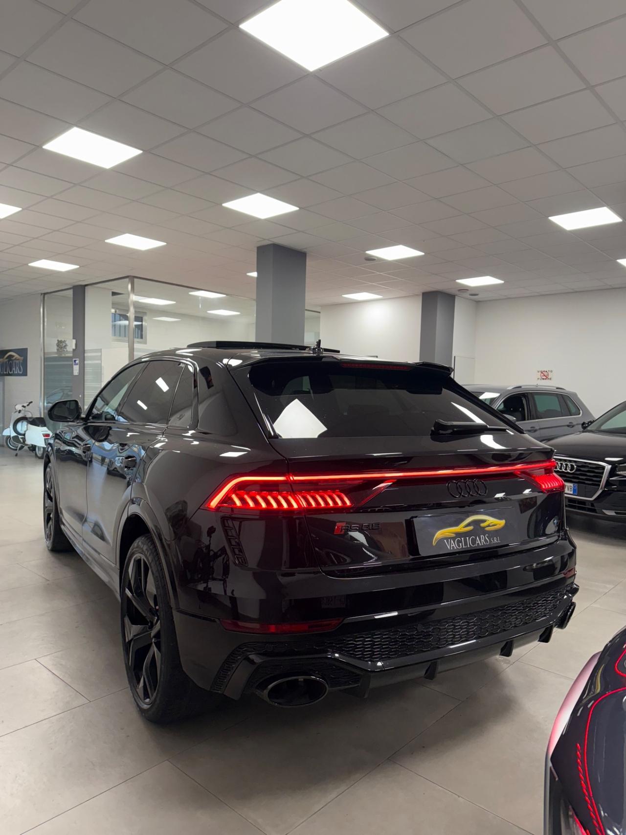 Audi Q8 RS TFSI V8 quattro tiptronic
