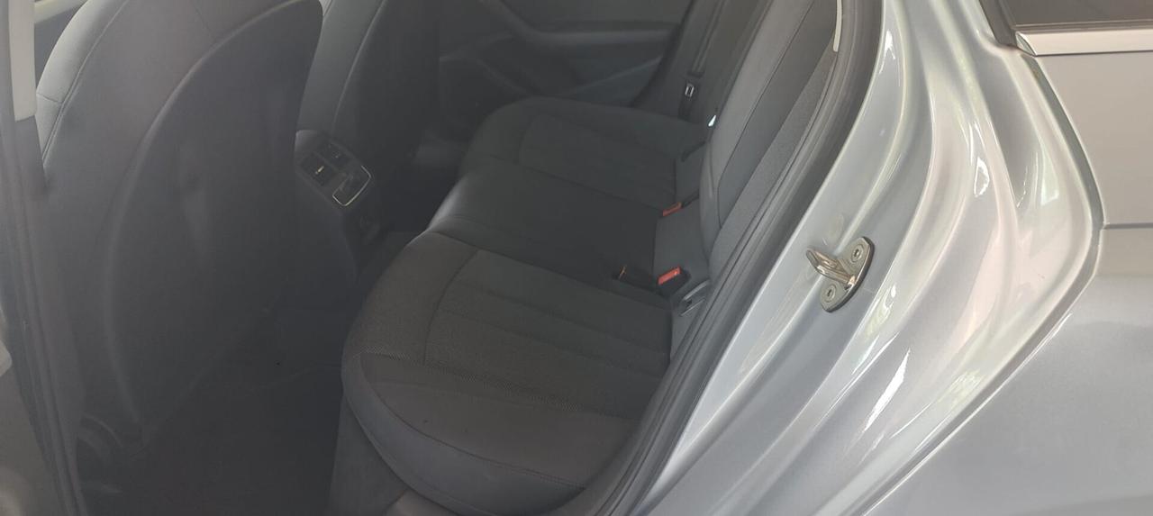 Audi A4 Avant 35 TDI/163 CV S tronic Business Advanced