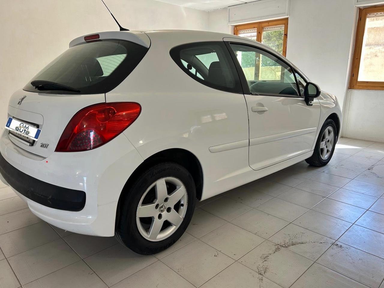 Peugeot 207 1.4 HDi 70CV 3p. ONE Line