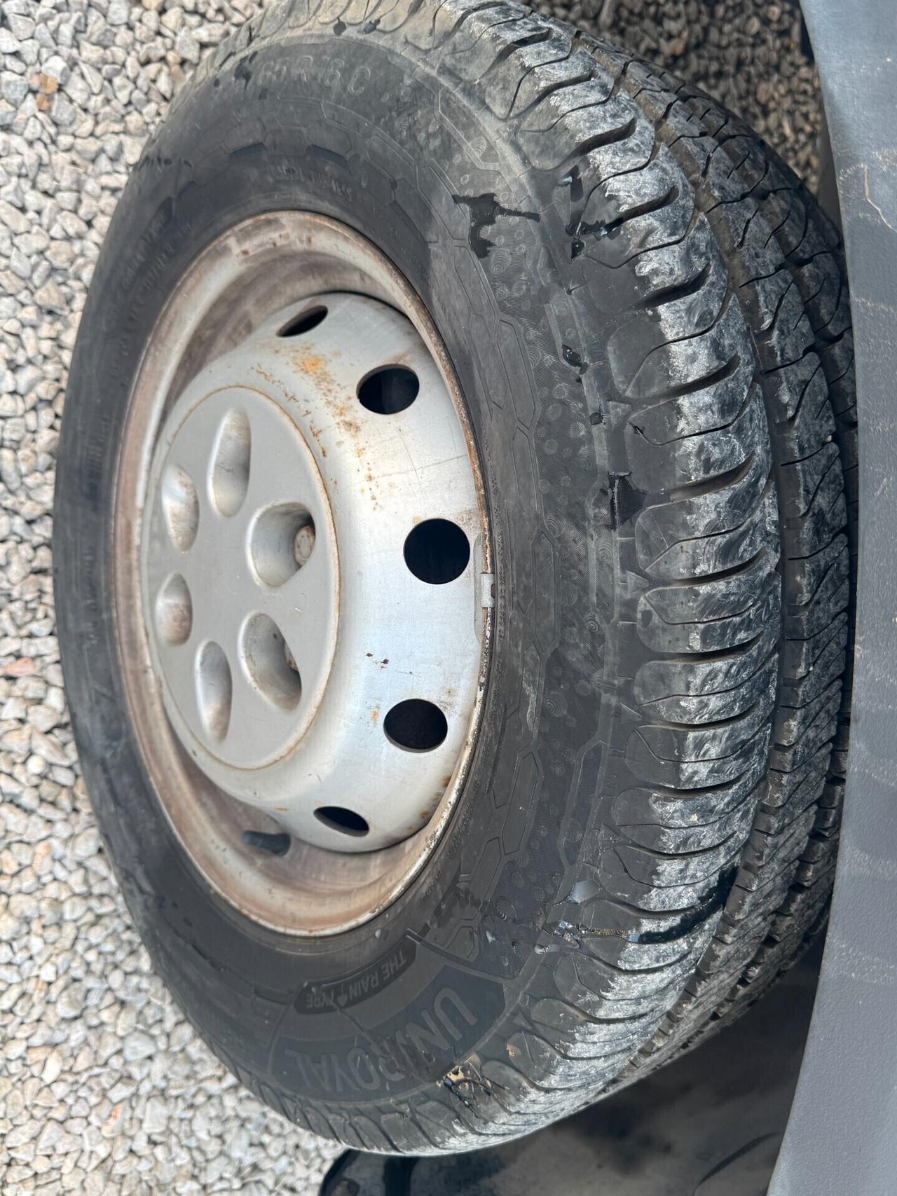 Iveco daily 35/S E4 passo medio tetto alto coibendazione ADR 2010