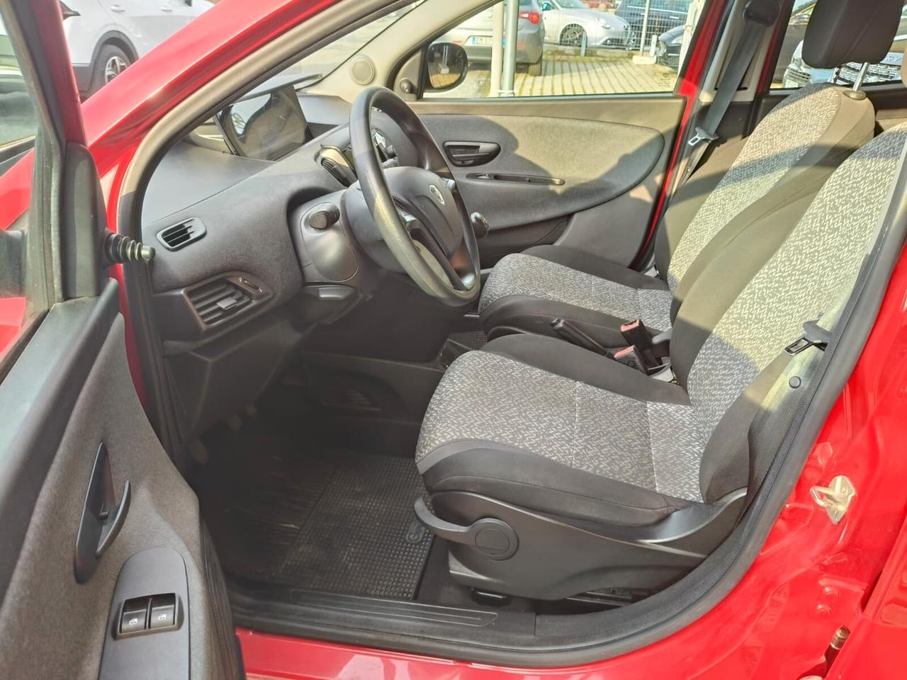 Lancia Ypsilon 1.2 69 CV 5 porte GPL Ecochic Monogram