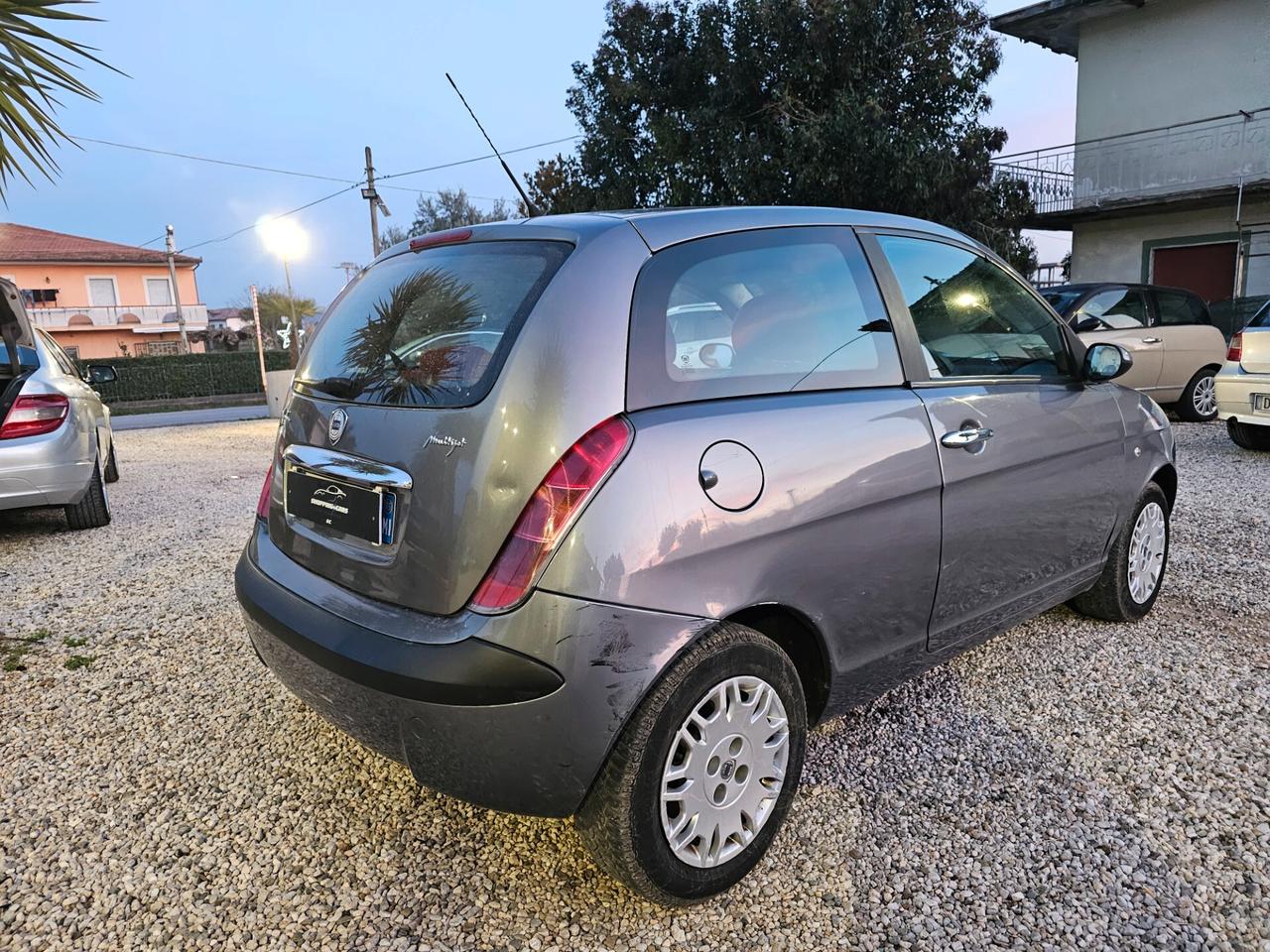 Lancia Ypsilon 1.3 Mjet cambio automatico