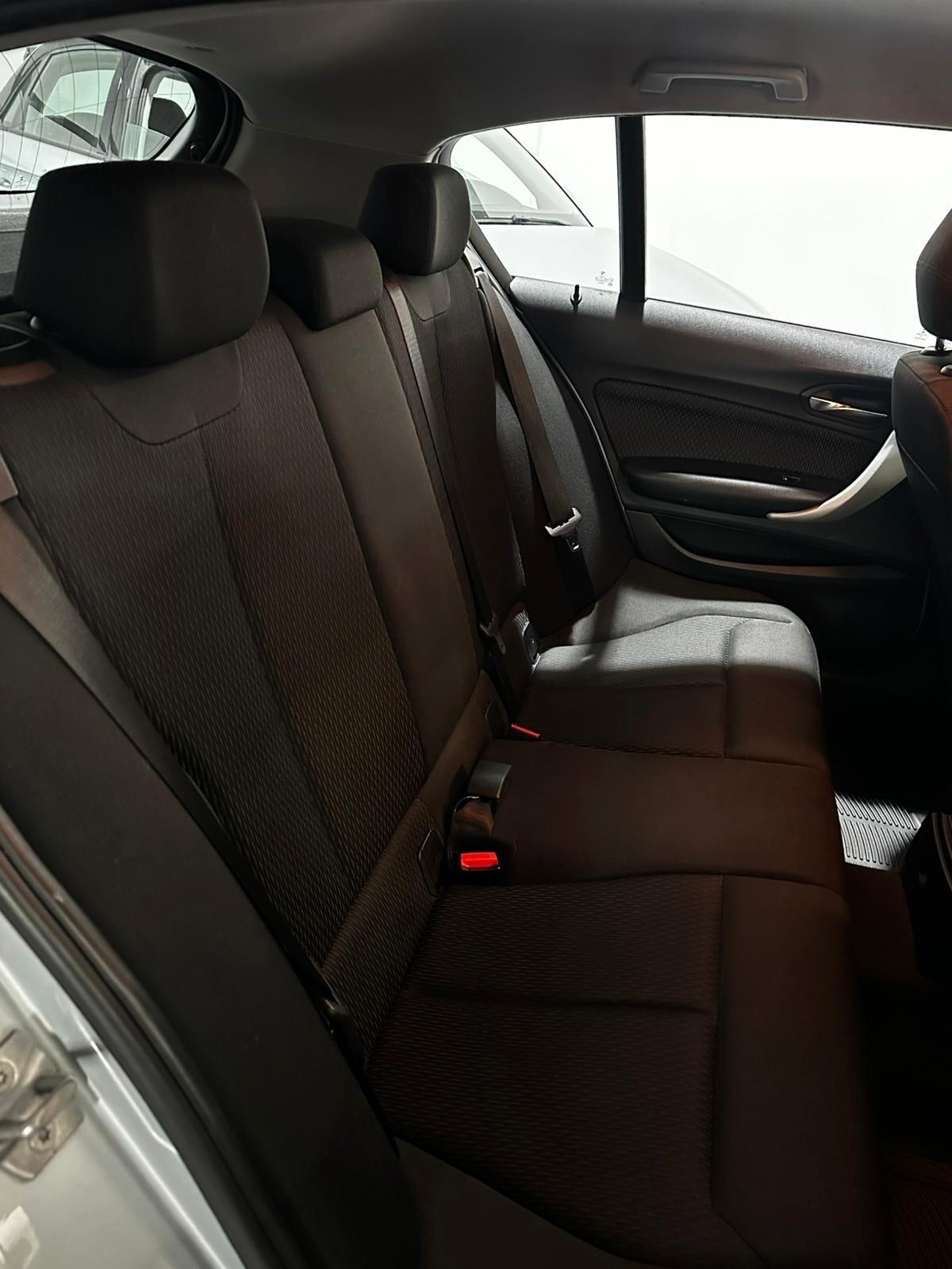 Bmw 116 120d 5p. Urban