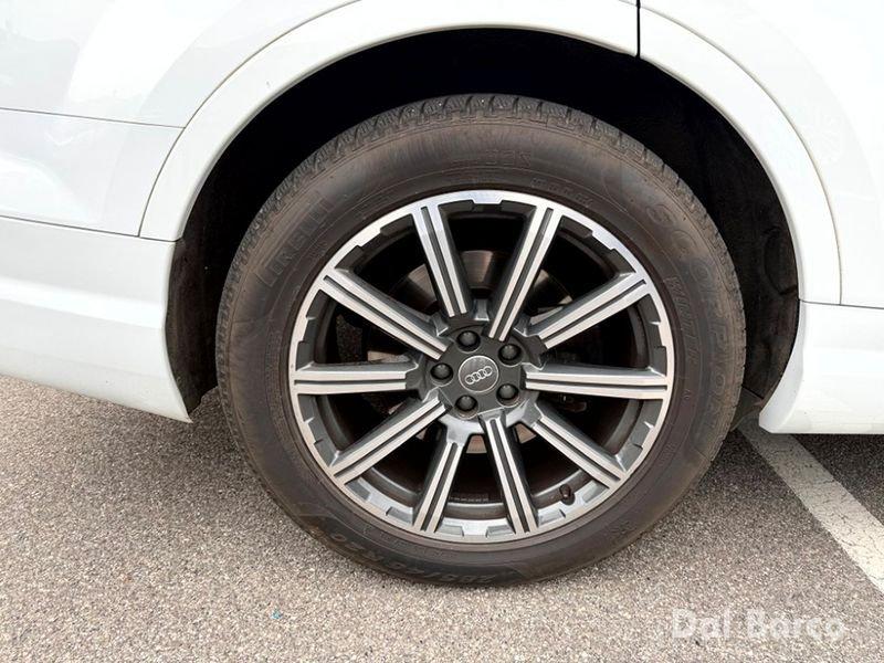 Audi Q7 V6 3.0 TDI 150kW quattro tiptronic