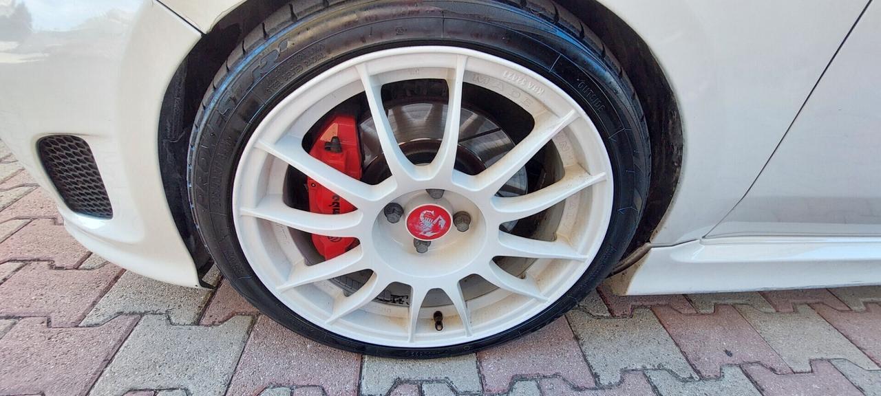 ABARTH 1,4 TURBO 160CV AKRAPOVIC CON IMPIANTO GPL LANDI RENZO NAVIGATORE TELEFONO IMPECCABILE